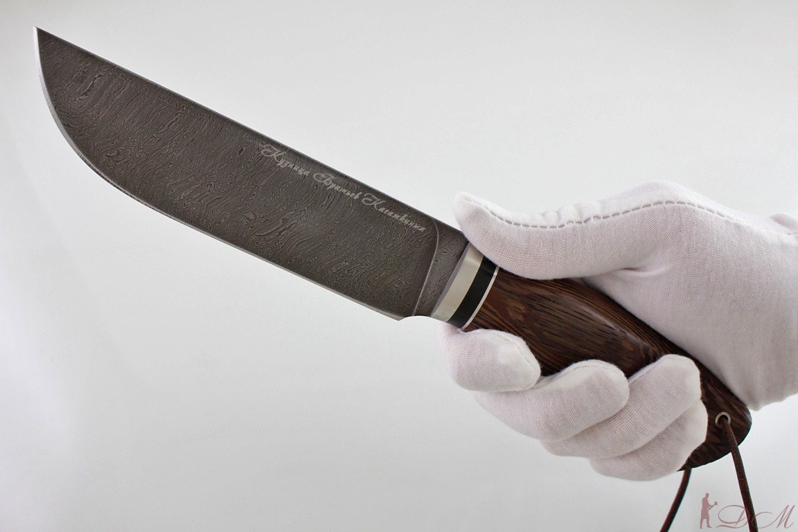 Охотничий нож "Медведь" Дамасская сталь. Рукоять дерево Венге.