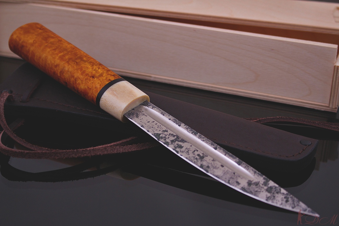 Якутский нож средний "БЫHAХ" кованая 95х18. Рукоять карельская береза.