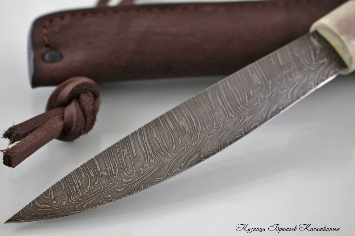 Якутский нож средний "БЫHAХ" дамасская сталь. Рукоять карельская береза(Янтарь).